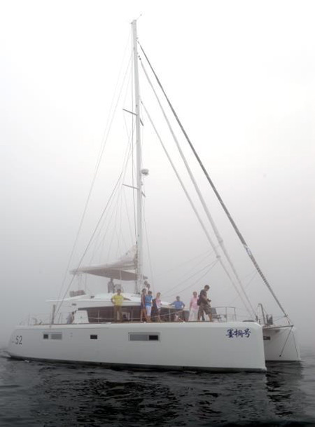 亚洲首艘蓝高52在青岛顺利交接