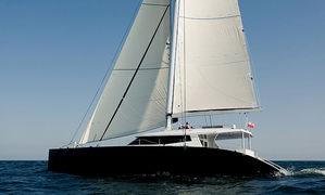 Sunreef Yachts 推出第一款碳纤维超级双体帆船