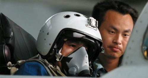  戴明盟 资料图片:舰载机首飞第一人,海空雄鹰团